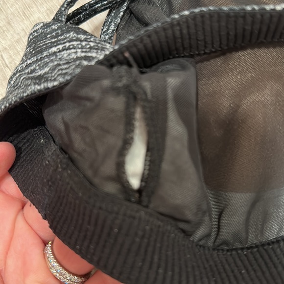 💕SOLD💕Victoria’s Secret sports bra - Picture 3 of 3